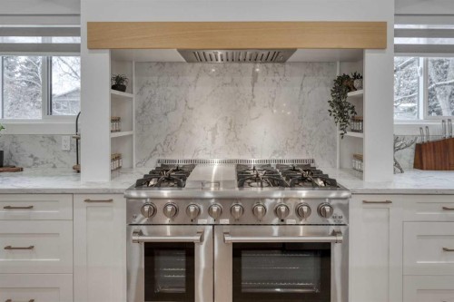 168 Oakside Circle, Calgary, AB - Indoor Photo Showing Kitchen