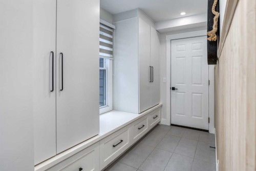 168 Oakside Circle, Calgary, AB - Indoor Photo Showing Other Room