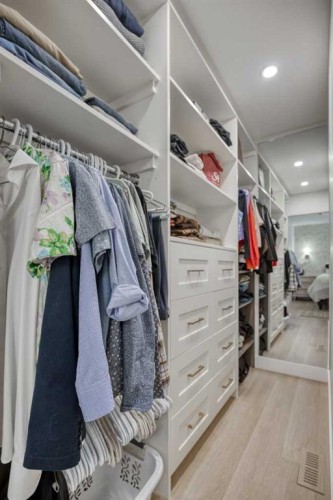 168 Oakside Circle, Calgary, AB - Indoor With Storage