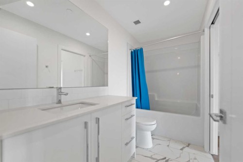 3620-60 Skyview Ranch Road Ne, Calgary, AB - Indoor Photo Showing Bathroom