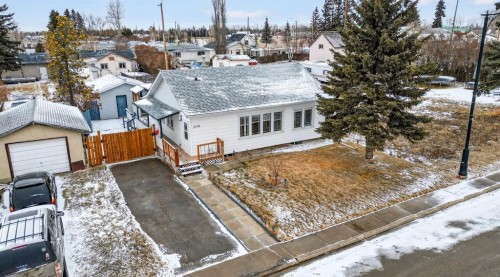 2130 20 Avenue, Bowden, AB - Outdoor