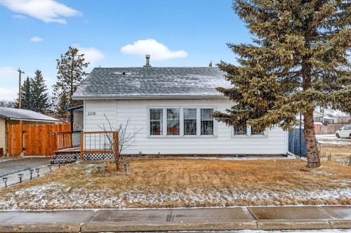 2130 20 Avenue, Bowden, AB - Outdoor