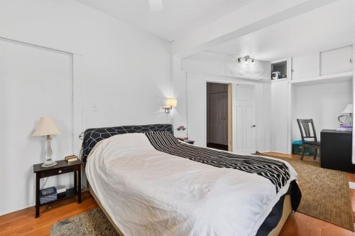 2130 20 Avenue, Bowden, AB - Indoor Photo Showing Bedroom