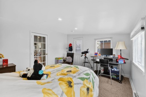 2130 20 Avenue, Bowden, AB - Indoor