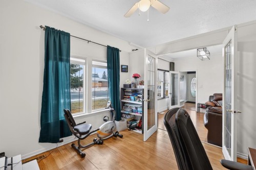 2130 20 Avenue, Bowden, AB - Indoor