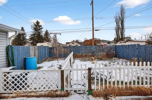 2130 20 Avenue, Bowden, AB - Outdoor
