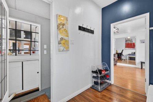 2130 20 Avenue, Bowden, AB - Indoor Photo Showing Other Room