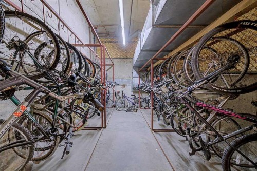 105-659 4 Avenue Ne, Calgary, AB - Indoor Photo Showing Other Room