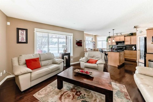 41 Kincora Drive Nw, Calgary, AB - Indoor Photo Showing Living Room