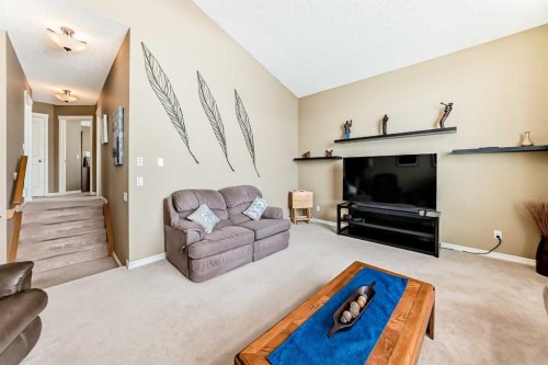 41 Kincora Drive Nw, Calgary, AB - Indoor Photo Showing Living Room