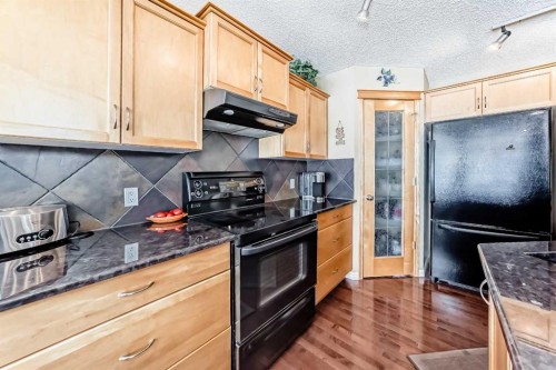 41 Kincora Drive Nw, Calgary, AB - Indoor Photo Showing Kitchen