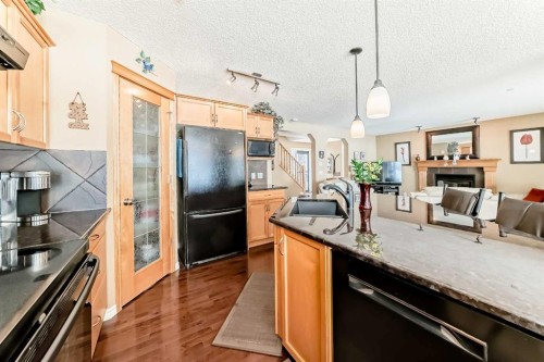 41 Kincora Drive Nw, Calgary, AB - Indoor Photo Showing Kitchen
