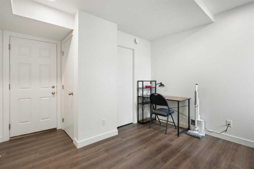 122 Spring Creek Common Sw, Calgary, AB - Indoor Photo Showing Other Room