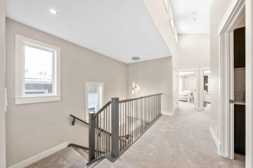 1126 40 Street Sw, Calgary, AB - Indoor Photo Showing Other Room
