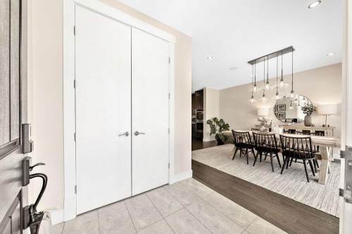 1126 40 Street Sw, Calgary, AB - Indoor
