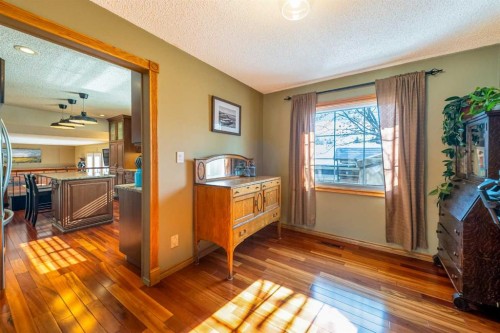 147 Midvalley Place Se, Calgary, AB - Indoor