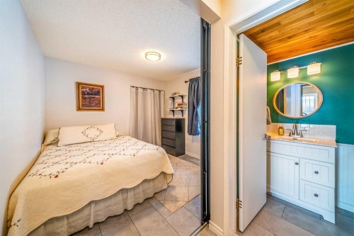 147 Midvalley Place Se, Calgary, AB - Indoor Photo Showing Other Room