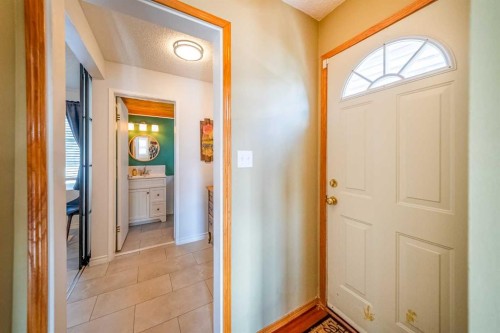 147 Midvalley Place Se, Calgary, AB - Indoor Photo Showing Other Room