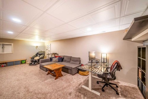 147 Midvalley Place Se, Calgary, AB - Indoor