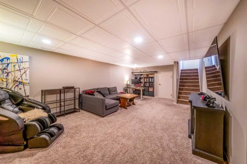 147 Midvalley Place Se, Calgary, AB - Indoor Photo Showing Other Room