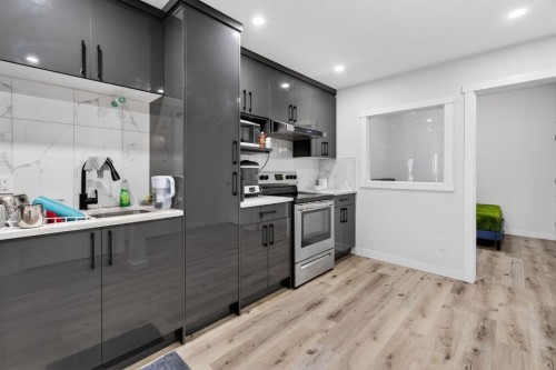 12 Cornerbrook Cove Ne, Calgary, AB - Indoor Photo Showing Kitchen