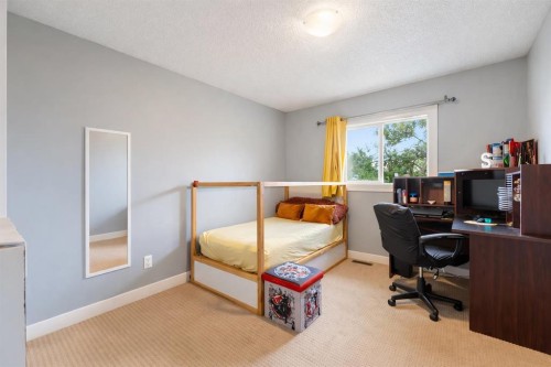 80 Taylor Way Se, Airdrie, AB - Indoor