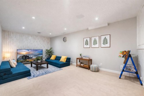 80 Taylor Way Se, Airdrie, AB - Indoor