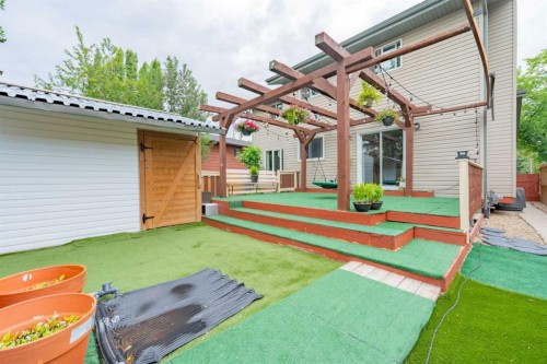 80 Taylor Way Se, Airdrie, AB - Outdoor