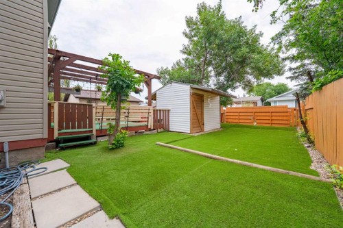 80 Taylor Way Se, Airdrie, AB - Outdoor