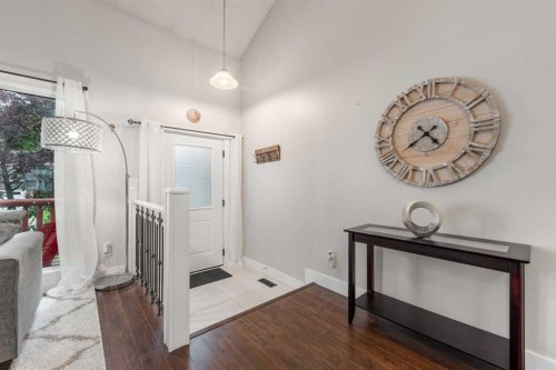 80 Taylor Way Se, Airdrie, AB - Indoor Photo Showing Other Room