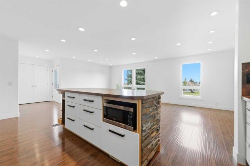 11 Beddington Green Ne, Calgary, AB - Indoor Photo Showing Kitchen