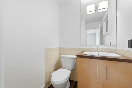 11 Beddington Green Ne, Calgary, AB - Indoor Photo Showing Bathroom