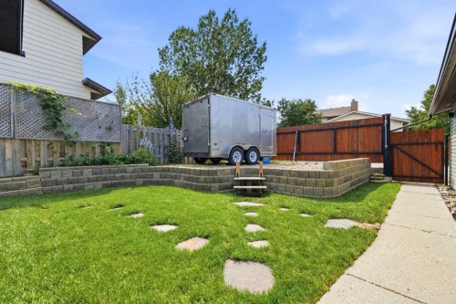 11 Beddington Green Ne, Calgary, AB - Outdoor