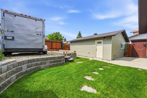 11 Beddington Green Ne, Calgary, AB - Outdoor With Exterior