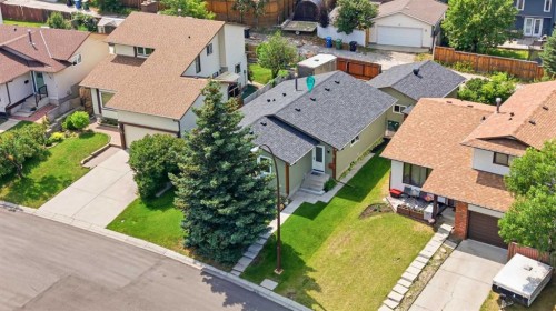 11 Beddington Green Ne, Calgary, AB - Outdoor