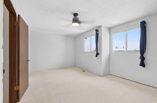 1502 Ranchlands Way Nw, Calgary, AB - Indoor Photo Showing Other Room