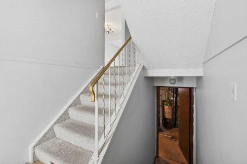 1502 Ranchlands Way Nw, Calgary, AB - Indoor Photo Showing Other Room