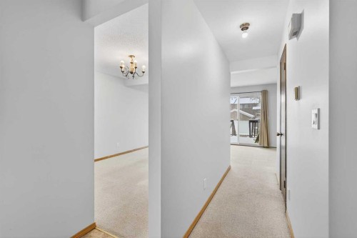 1502 Ranchlands Way Nw, Calgary, AB - Indoor Photo Showing Other Room