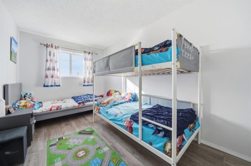 49 Royal Birch Mount Nw, Calgary, AB - Indoor Photo Showing Bedroom