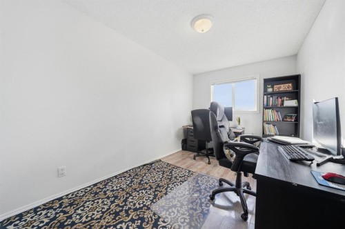 49 Royal Birch Mount Nw, Calgary, AB - Indoor Photo Showing Office