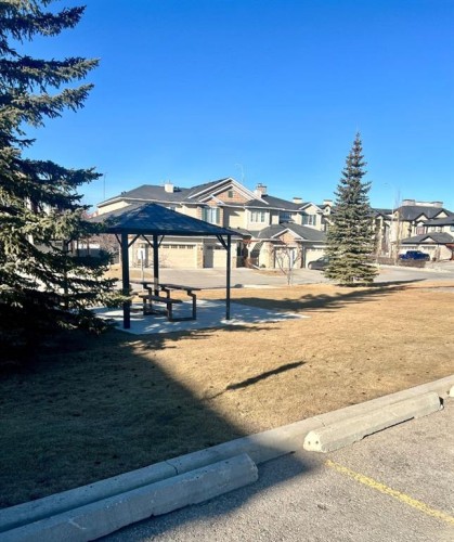 49 Royal Birch Mount Nw, Calgary, AB - Outdoor
