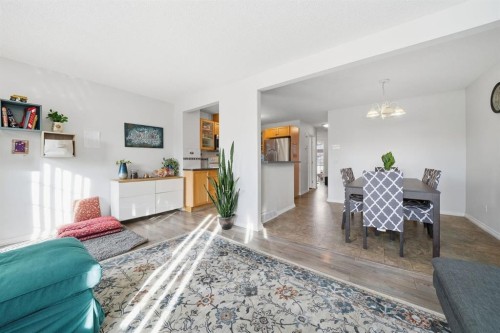 49 Royal Birch Mount Nw, Calgary, AB - Indoor