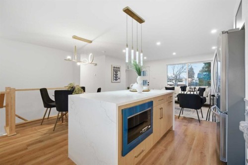 9407 Allison Drive Se, Calgary, AB - Indoor