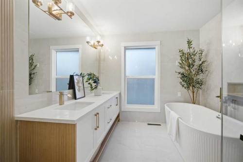 9407 Allison Drive Se, Calgary, AB - Indoor Photo Showing Bathroom