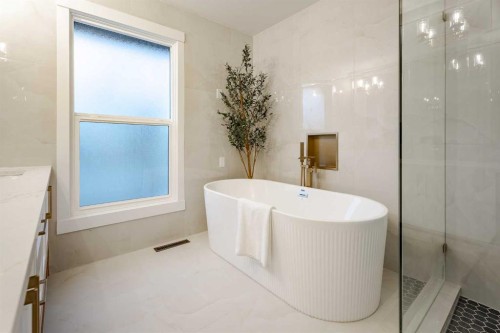 9407 Allison Drive Se, Calgary, AB - Indoor Photo Showing Bathroom