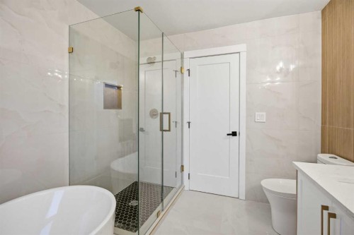 9407 Allison Drive Se, Calgary, AB - Indoor Photo Showing Bathroom