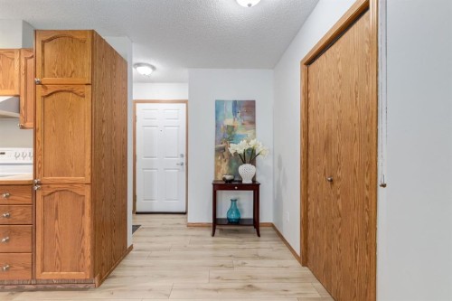 101-11 Somervale View Sw, Calgary, AB - Indoor Photo Showing Other Room