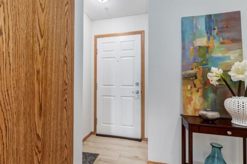 101-11 Somervale View Sw, Calgary, AB - Indoor Photo Showing Other Room