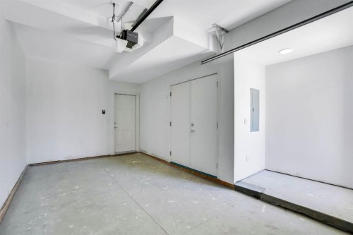 304 Red Sky Villas Ne, Calgary, AB - Indoor Photo Showing Garage