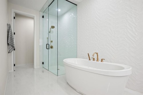 66 Savoy Landing Se, Calgary, AB - Indoor Photo Showing Bathroom